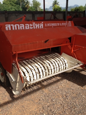 ขายเครื่องอัดฟางมือสองรุ่นใหม่