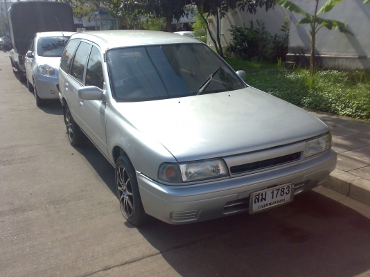 ขายรถครอบครัวเอนกประสงค์ครับ ประหยัดน้ำมันมากๆๆเครื่องดี 5 ประตู เอาไปเปิดท้ายได้สบายๆ