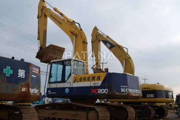 รถขุด PC200-5 โทร.0927826142,034886118 www.patanamachine.com