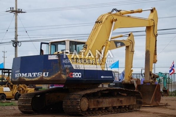 รถขุด PC200-5 โทร.0927826142,034886118 www.patanamachine.com