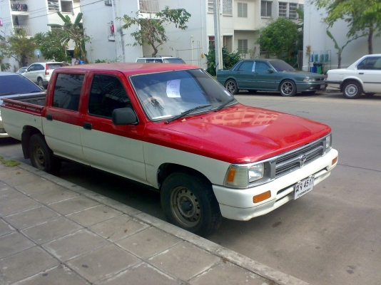 ด่วนๆๆครับ  รถกระบะโตโยต้าเครื่อง2500 ไมตี้เอ็กซ์ 4 ประตูราคาคุยกันได้สนใจโทรมาเลยครับ