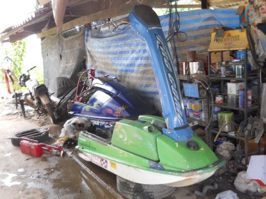 ขายเรือยืน Kawa 550 แถมบอดี้อีกตัว ราคาไม่แรง 16,000 บาท มายกไปเลยที่บางเลน