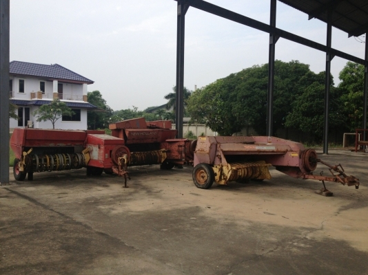 ขายเครื่องอัดฟางนิวฮอลแลน์เก่า 3 เครื่อง