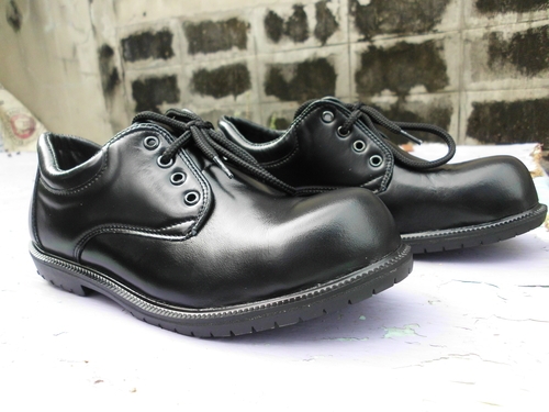 ขายร้องเท้าใหม่ใส่ขับรถดีถูกๆๆ ขายร้องเท้าใหม่ใส่ขับรถดีถูกๆๆ