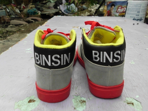 ขายร้องเท้าใหม่ใส่ขับรถดีถูกๆๆ ขายร้องเท้าใหม่ใส่ขับรถดีถูกๆๆ