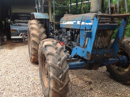 รถไถ2เพลาฟอร์ด6610คาราโร่ สภาพเดิมๆ เครื่องดีสวย พร้อมใช้งาน ติดต่อ0801405528