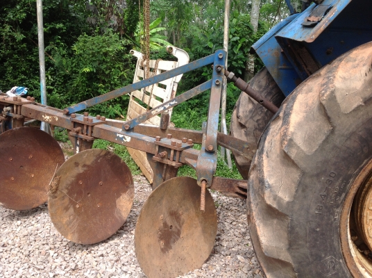 รถไถ2เพลาฟอร์ด6610คาราโร่ สภาพเดิมๆ เครื่องดีสวย พร้อมใช้งาน ติดต่อ0801405528