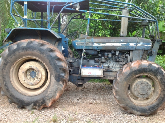 รถไถ2เพลาฟอร์ด6610คาราโร่ สภาพเดิมๆ เครื่องดีสวย พร้อมใช้งาน ติดต่อ0801405528