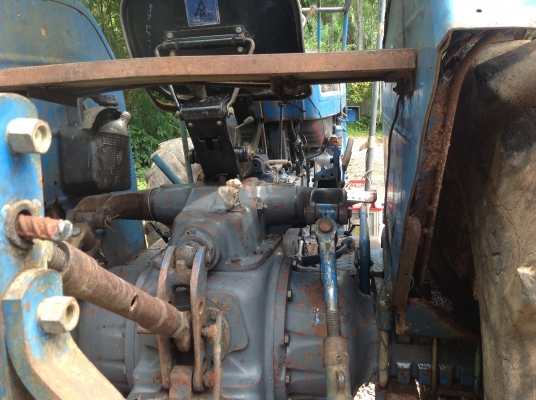 รถไถ2เพลาฟอร์ด6610คาราโร่ สภาพเดิมๆ เครื่องดีสวย พร้อมใช้งาน ติดต่อ0801405528