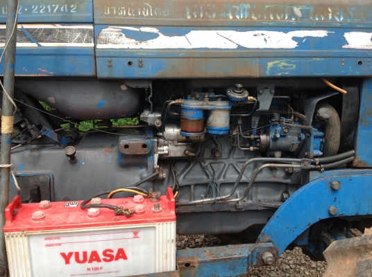 รถไถ2เพลาฟอร์ด6610คาราโร่ สภาพเดิมๆ เครื่องดีสวย พร้อมใช้งาน ติดต่อ0801405528