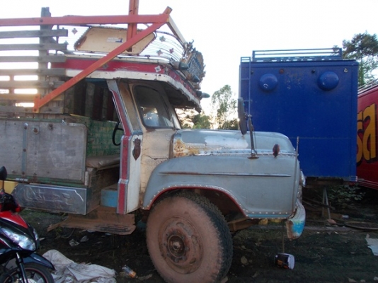 รถ6ล้อหัวยาว-สวยๆ เดิมทั้งคัน-สมุดพร้อมโอน ติดต่อด่วน โทร 087-6414953 มอส