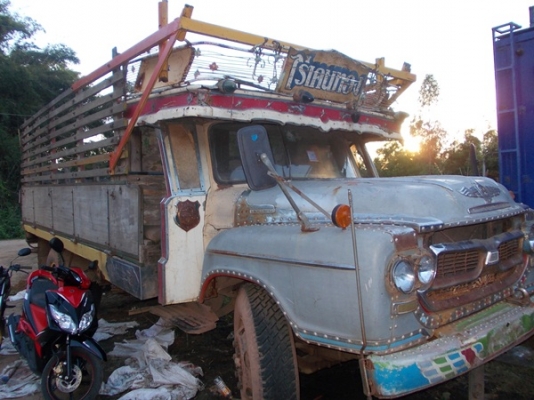 รถ6ล้อหัวยาว-สวยๆ เดิมทั้งคัน-สมุดพร้อมโอน ติดต่อด่วน โทร 087-6414953 มอส