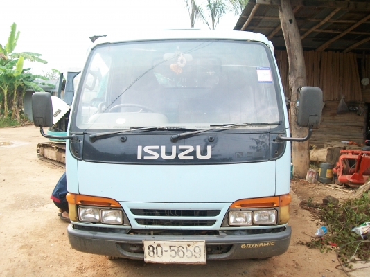 รถบรรทุก 4 ล้อ ISUZU  มือสอง