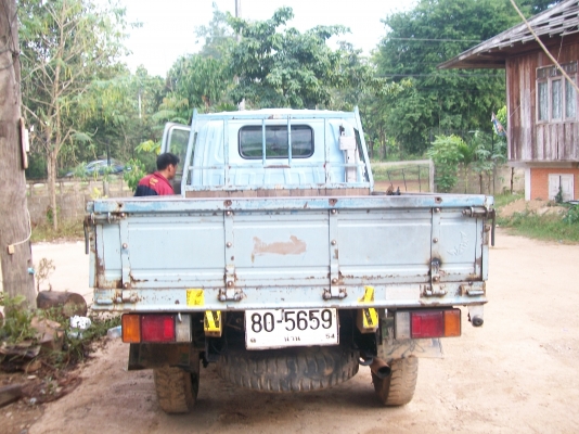 รถบรรทุก 4 ล้อ ISUZU มือสอง รถบรรทุก 4 ล้อ ISUZU มือสอง