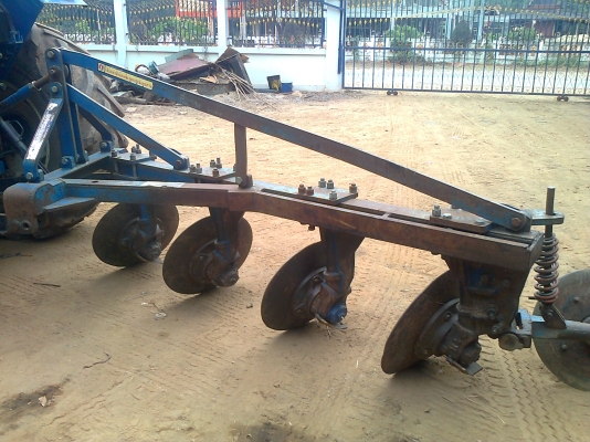 ขาย FORD TS90 กรองใหญ่ เกียร์ข้าง ปี 05 เอกสารเล่มทะเบียน