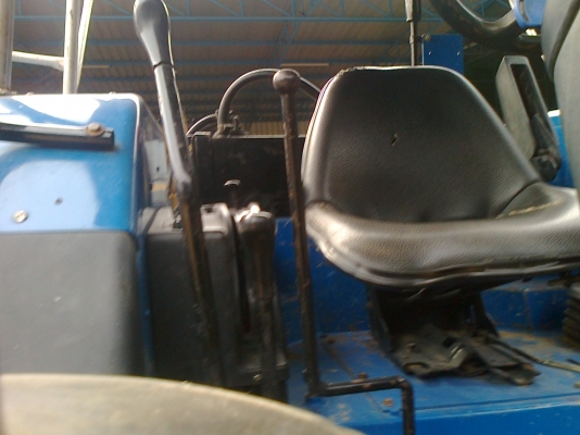 ขาย FORD TS90 กรองใหญ่ เกียร์ข้าง ปี 05 เอกสารเล่มทะเบียน