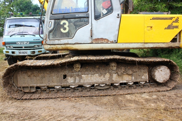 ขายรถแบคโฮ KOBELCO SK220 MARK III  เจ้าของขายเอง (ขายตามสภาพพร้อมขนส่งให้ครับ)