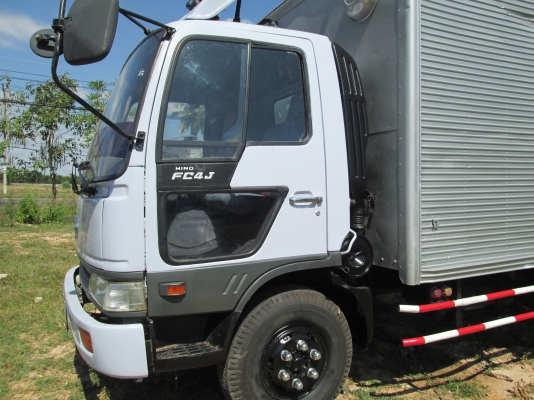 ขาย HINO , FC4J 140 ปี 44 ตู้แห้ง 3 บานยาว 5.5 ม.รถบ้านห้างแท้