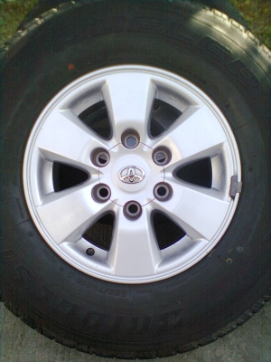 ปรับราคาใหม่ขายแม็ก toyota 6 รู  ขอบ 15   4วง พร้อมน๊อต 24 ตัว