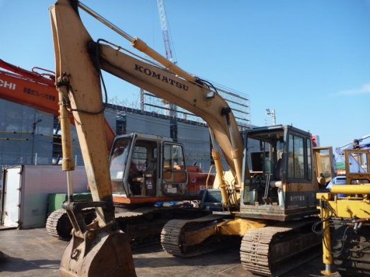 PC120-3-23735รถขุดKOMATSUตอนนี้รถจอดที่(CSนวนคร)ครับ