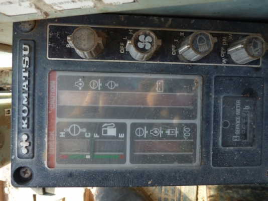 PC120-3-23735รถขุดKOMATSUตอนนี้รถจอดที่(CSนวนคร)ครับ