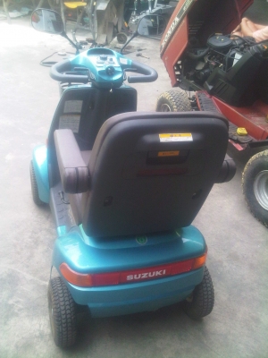 ขายรถไฟฟ้าผู้สูงอายุ SUZUKI 4ล้อสวยๆ