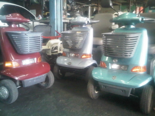 ขายรถไฟฟ้าผู้สูงอายุ SUZUKI 4ล้อสวยๆ