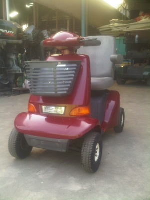 ขายรถไฟฟ้าผู้สูงอายุ SUZUKI 4ล้อสวยๆ