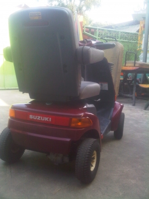 ขายรถไฟฟ้าผู้สูงอายุ SUZUKI 4ล้อสวยๆ