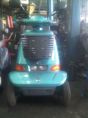 ขายรถไฟฟ้าผู้สูงอายุ SUZUKI 4ล้อสวยๆ