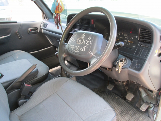 ขายรถตู้ TOYOTA ตาเพชร 5L ใช้น้อยรถบ้านเจ้าของขายเองเดิมทุกอย่างครับ