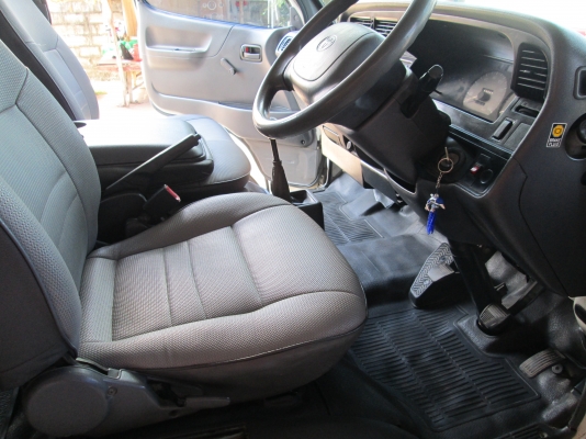 ขายรถตู้ TOYOTA , CommuTer หลังคาสูงตาเพชร สวยจัดเป็นรถใช้ในบริษัท