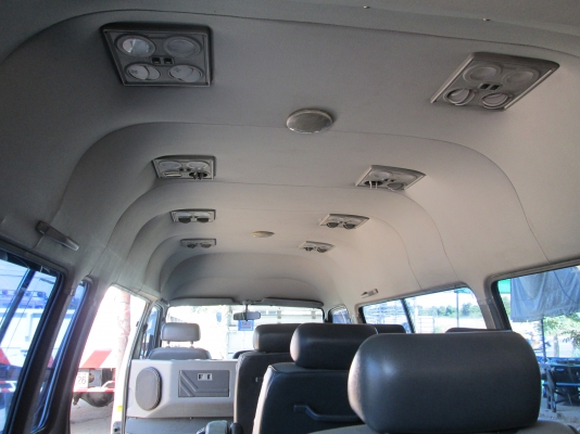 ขายรถตู้ TOYOTA , CommuTer หลังคาสูงตาเพชร สวยจัดเป็นรถใช้ในบริษัท