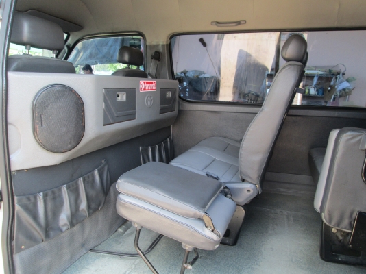 ขายรถตู้ TOYOTA , CommuTer หลังคาสูงตาเพชร สวยจัดเป็นรถใช้ในบริษัท