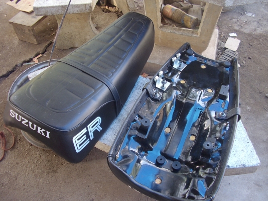 ขาย เบาะใหม่(งานเก่า)  ซูซูกิ ts100  ts125 ,ts n, ts er, ts c  550.-