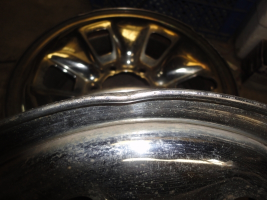 กะทะ 6 รูขอบ 15 และ 16 อย่างละ 1 วงราคาวงละ 800 บาท