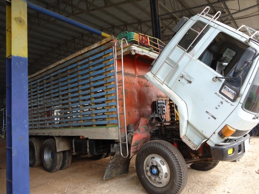 รถบรรทุก10ล้อ ISUZU ร๊อคกี้