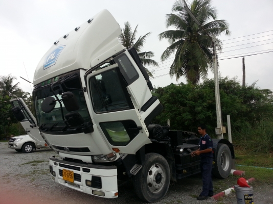 ขายหัวลาก 6 ล้อ พร้อมหางลาก สนใจติดต่อ 081-9114025