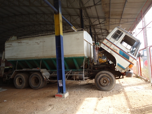 รถบรรทุก 10ล้อ HINO เจ้าอินทรีย์