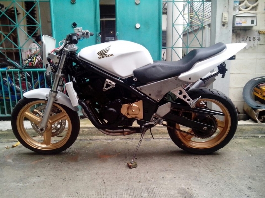 CB 1 แรงๆซักคัน