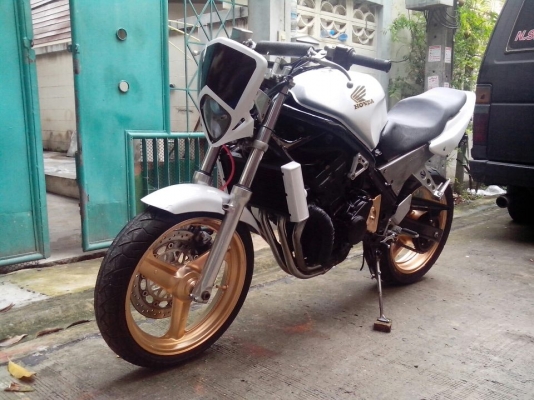 CB 1 แรงๆซักคัน