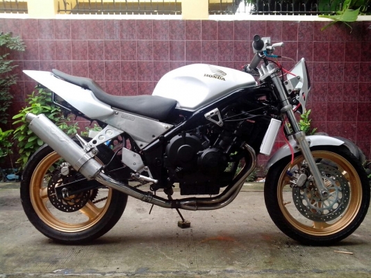 CB 1 แรงๆซักคัน