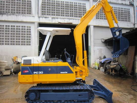 ขาย รถขุดเล็ก KOMATSU รุ่น PC30-6- แทร็กเหล็ก มือสองญี่ปุ่น ขาย รถขุดเล็ก KOMATSU รุ่น PC30-6- แทร็กเหล็ก มือสองญี่ปุ่น