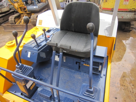 ขาย รถขุดเล็ก KOMATSU รุ่น PC30-6- แทร็กเหล็ก มือสองญี่ปุ่น ขาย รถขุดเล็ก KOMATSU รุ่น PC30-6- แทร็กเหล็ก มือสองญี่ปุ่น