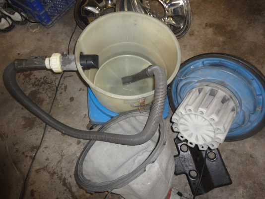 เครื่องดูดฝุ่นอีเล็กโทลักขนาดใหญ่1800บาท