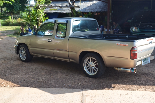 กระบะสวย เครื่องยนต์ 1 jz  ติดแก้สใต้ท้องเกียร์ออโต้  แม็ก  17  ซีดี  มีรถรุ่นไหนเทิร์นคุยกันได้