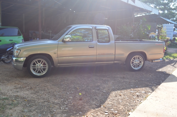 กระบะสวย เครื่องยนต์ 1 jz  ติดแก้สใต้ท้องเกียร์ออโต้  แม็ก  17  ซีดี  มีรถรุ่นไหนเทิร์นคุยกันได้