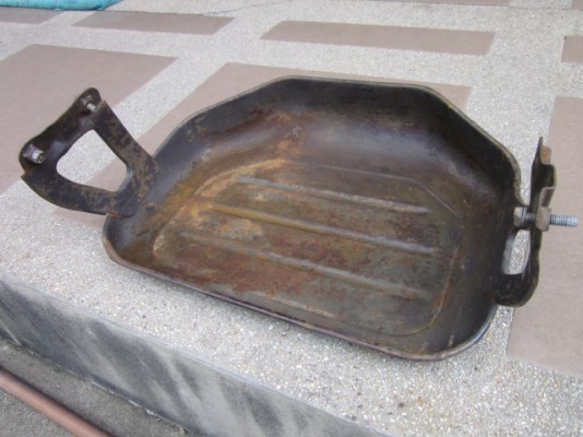 ขายถาดรองใต้เก๊ะรถ ใช้ได้กับรถกระบะทุกรุ่น ทุกยี่ห้อ สภาพดี