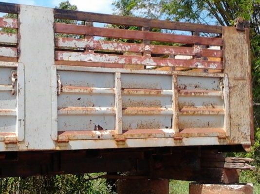 ขายกระบะรถบรรทุก  10  ล้อดั้ม