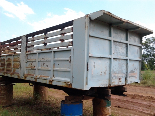 ขายกระบะรถบรรทุก  10  ล้อดั้ม